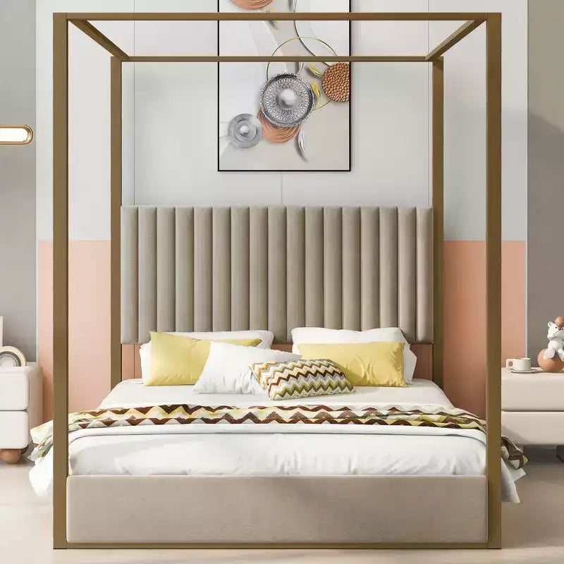 Lit queen-size à baldaquin avec tête de lit capitonnée, cadre en métal doré à 4 montants, beige, 63,4x83x77,7 pouces